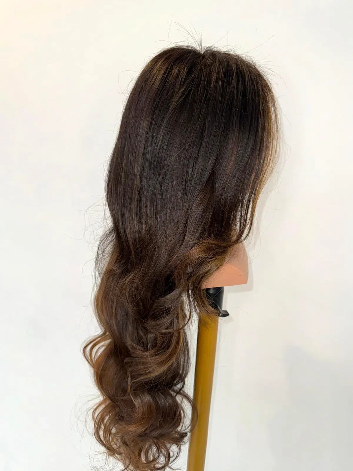Die Honigperücke mit leichtem Balayage — Ansicht 4